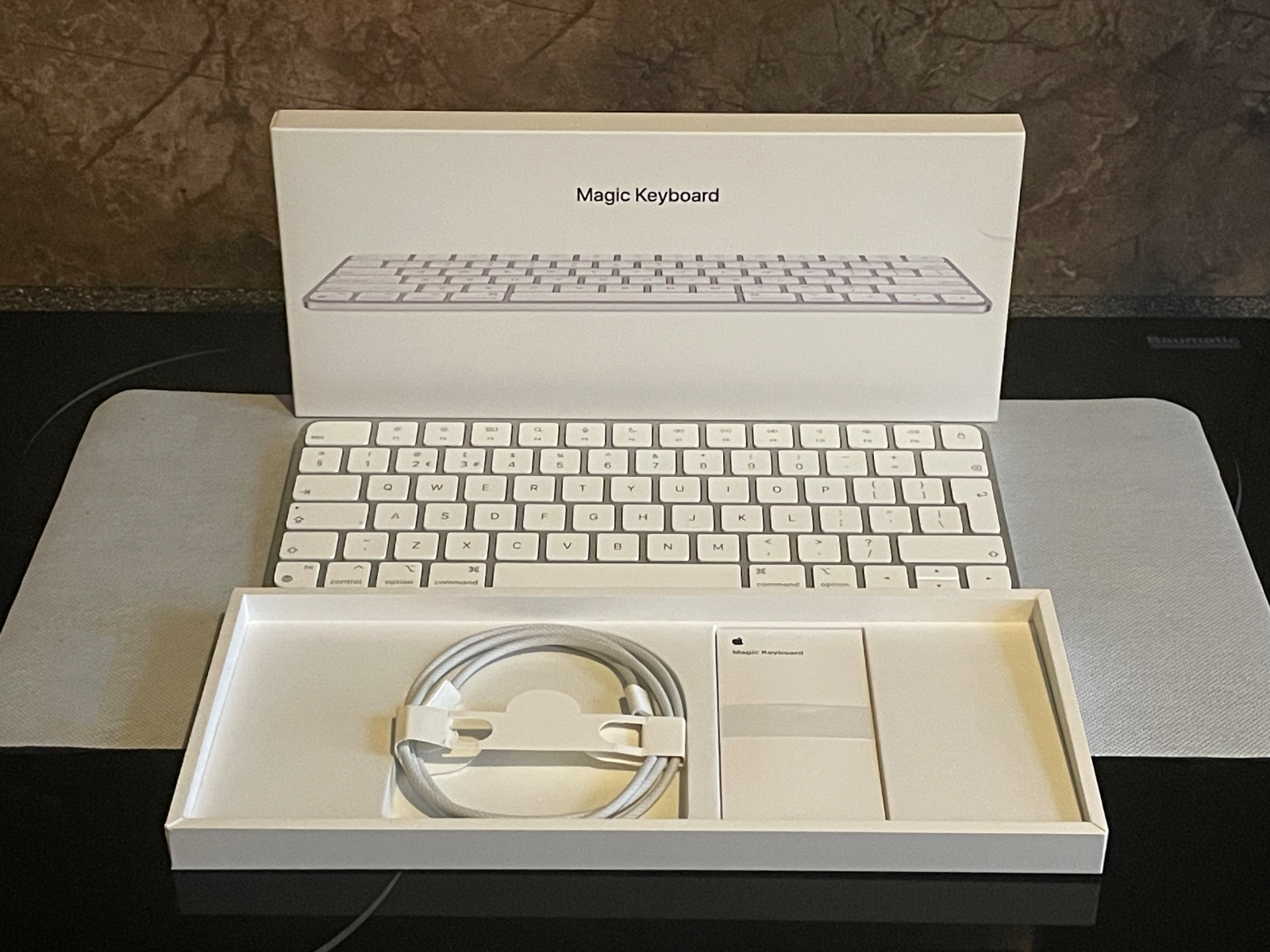 Apple Mac Mini M2 8GB RAM 512GB SSD + Magic Keyboard + Magic Mouse