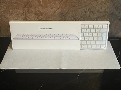 Apple Mac Mini M2 8GB RAM 512GB SSD + Magic Keyboard + Magic Mouse